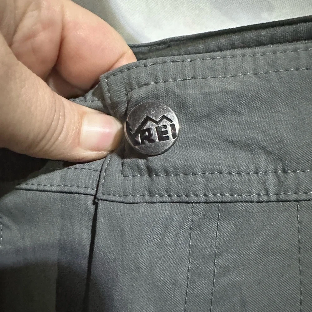 REI Women’s 14 Petite Activewear Convertible Pants Straight Leg Gray Stretch EUC